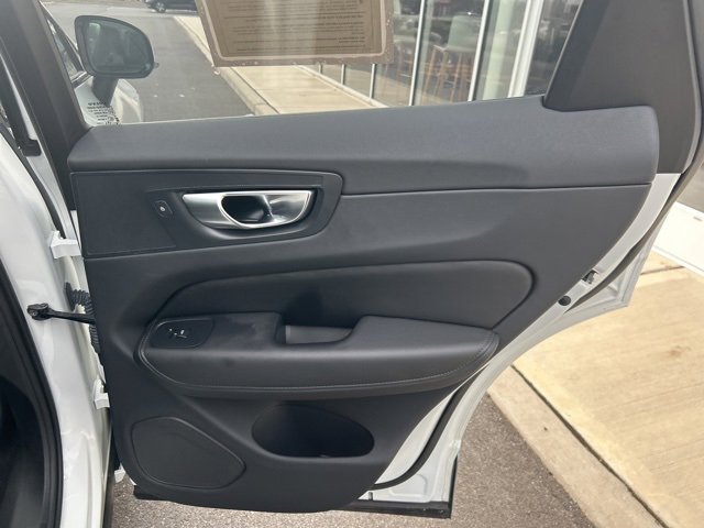 Certified 2025 Volvo XC60 B5 Plus image 12