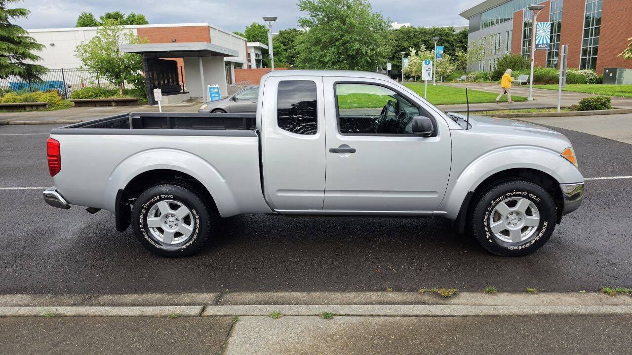 Used 2008 Nissan Frontier SE w/ SE Value Truck Pkg AWD/4WD image 4