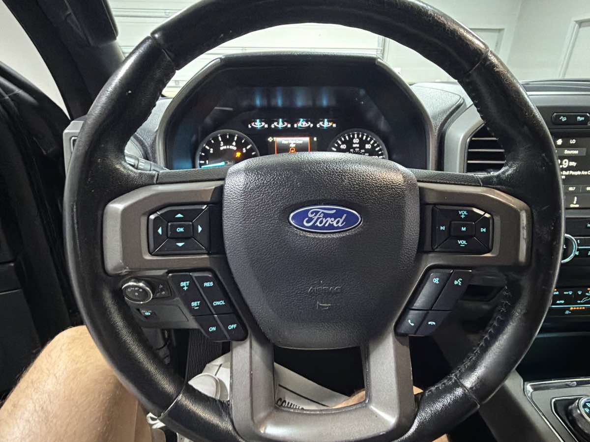 Used 2019 Ford Expedition Max XLT w/ Equipment Group 201A AWD/4WD image 16