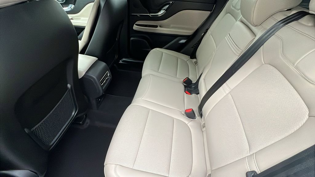 New 2025 Lincoln Corsair Premiere w/ Equipment Group 101A image 9