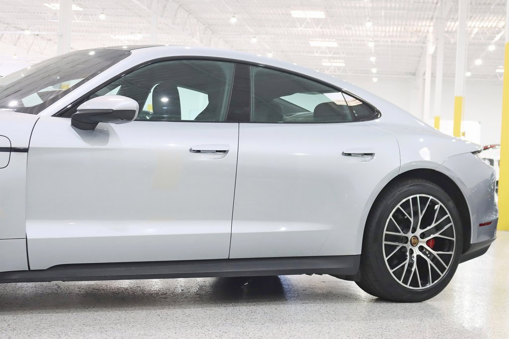 Used 2021 Porsche Taycan 4S image 3