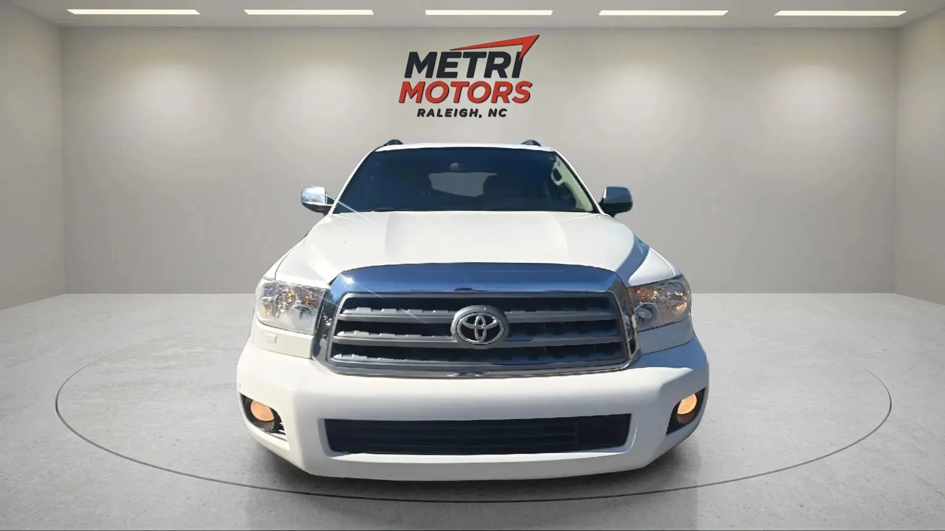 Used 2016 Toyota Sequoia Platinum image 2