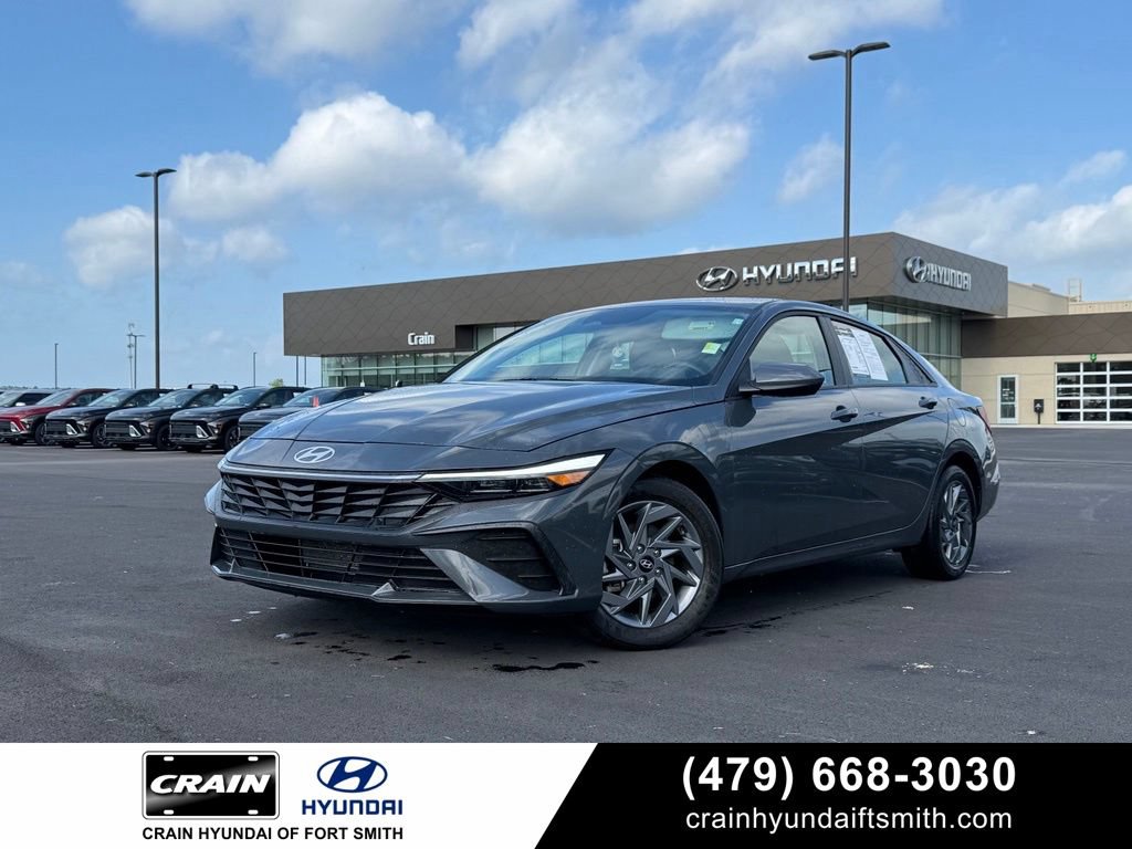 Used 2024 Hyundai Elantra SEL FWD image 1