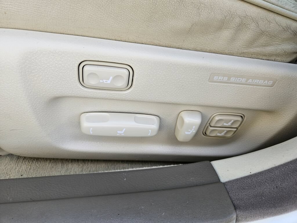 Used 2002 Lexus LS 430 RWD image 16