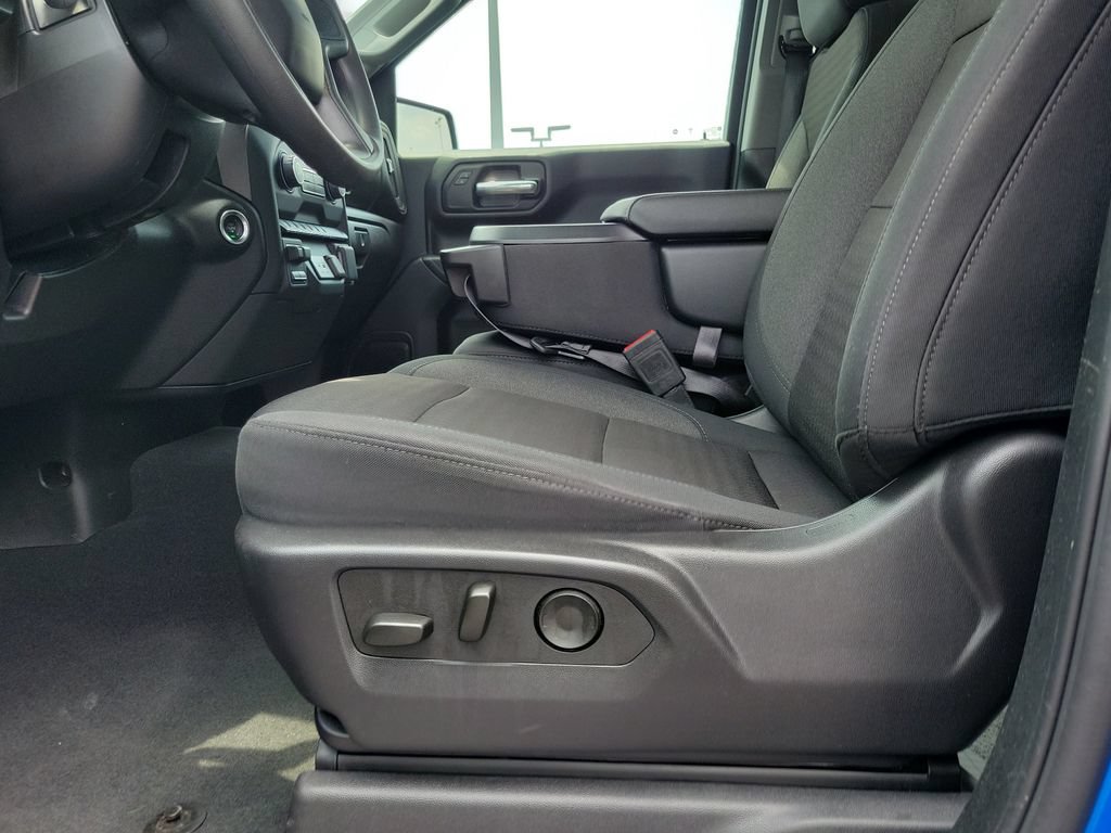 Used 2025 Chevrolet Silverado 1500 Custom w/ Turbomax Blackout Package AWD/4WD image 19