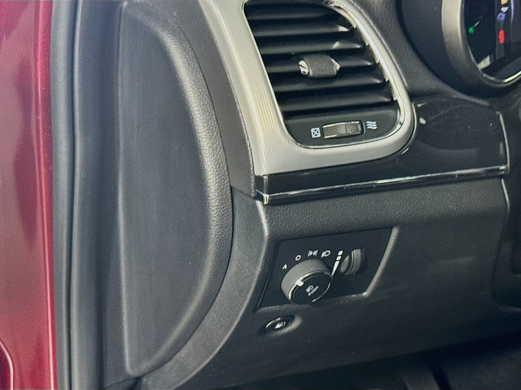 Used 2019 Jeep Grand Cherokee Trailhawk w/ Trailhawk Luxury Group AWD/4WD image 11