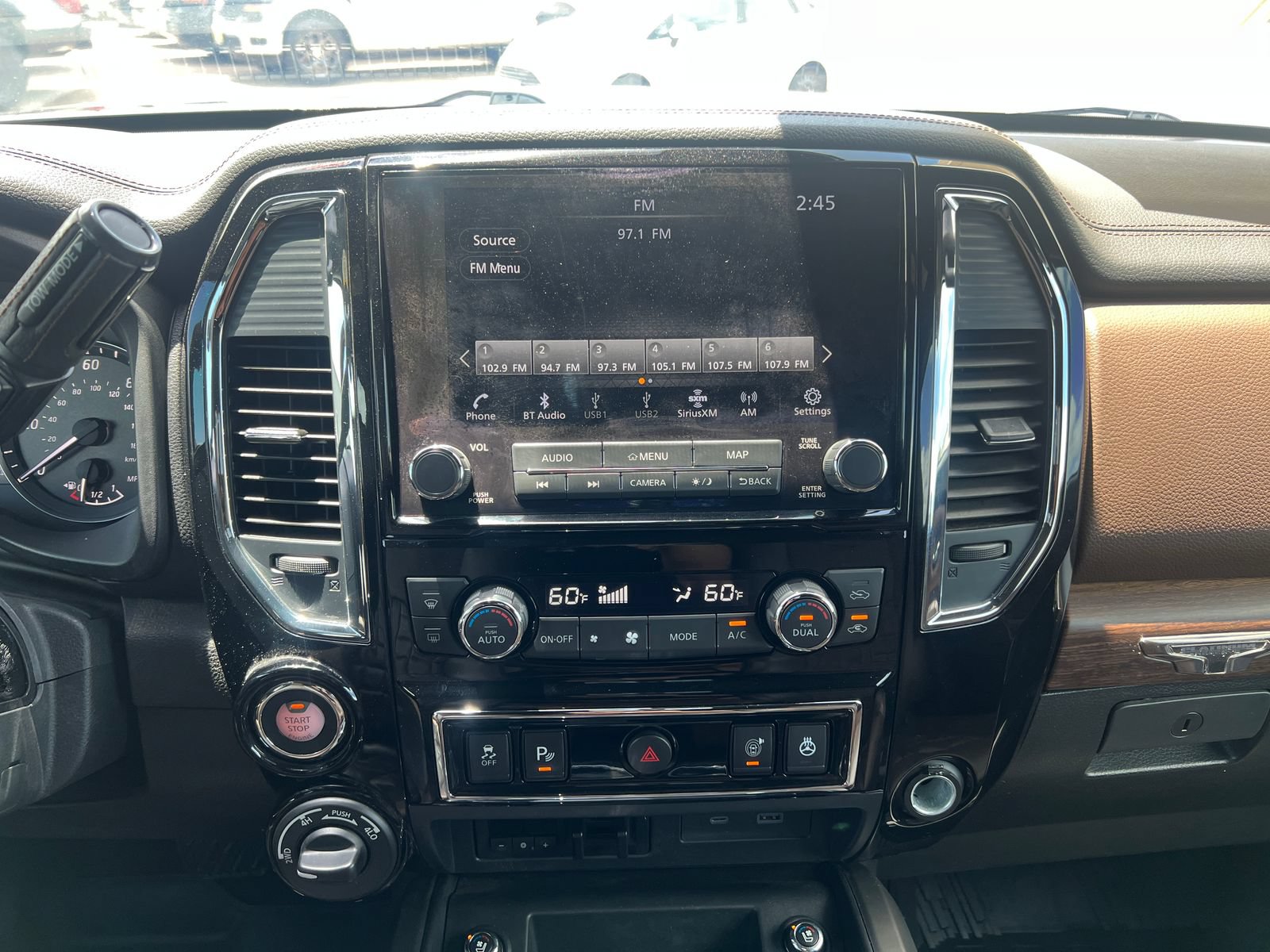 Used 2022 Nissan Titan Platinum Reserve w/ Moonroof Package AWD/4WD image 25