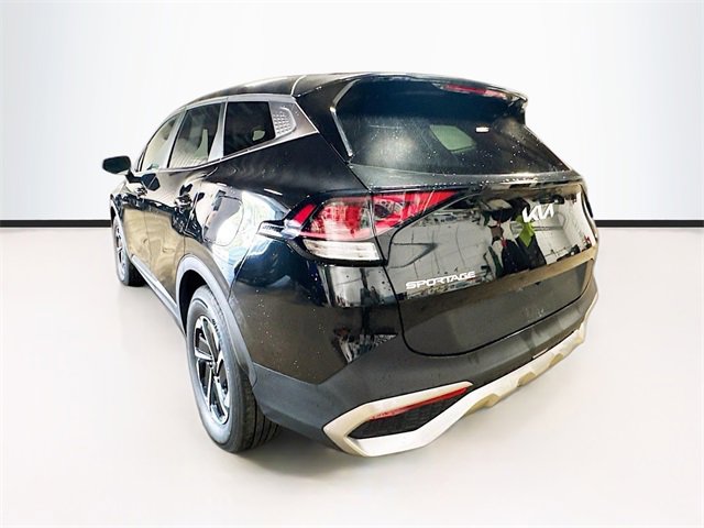 Used 2023 Kia Sportage LX image 5
