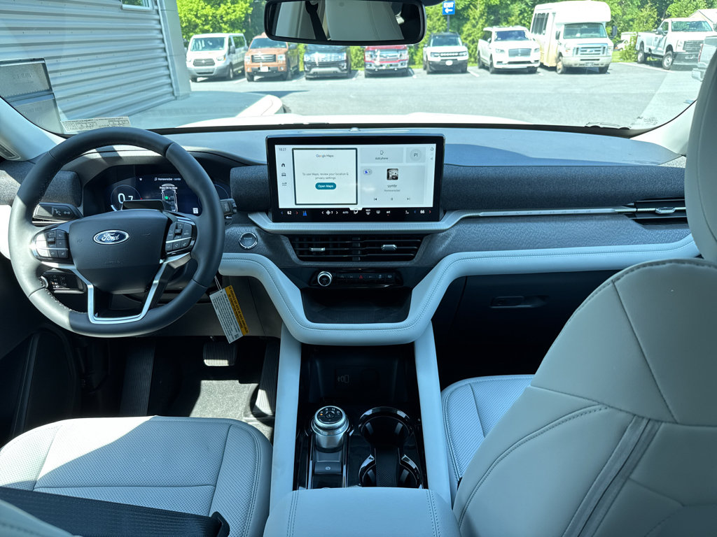 New 2026 Ford Explorer Platinum w/ LUX Leather Package AWD/4WD image 3