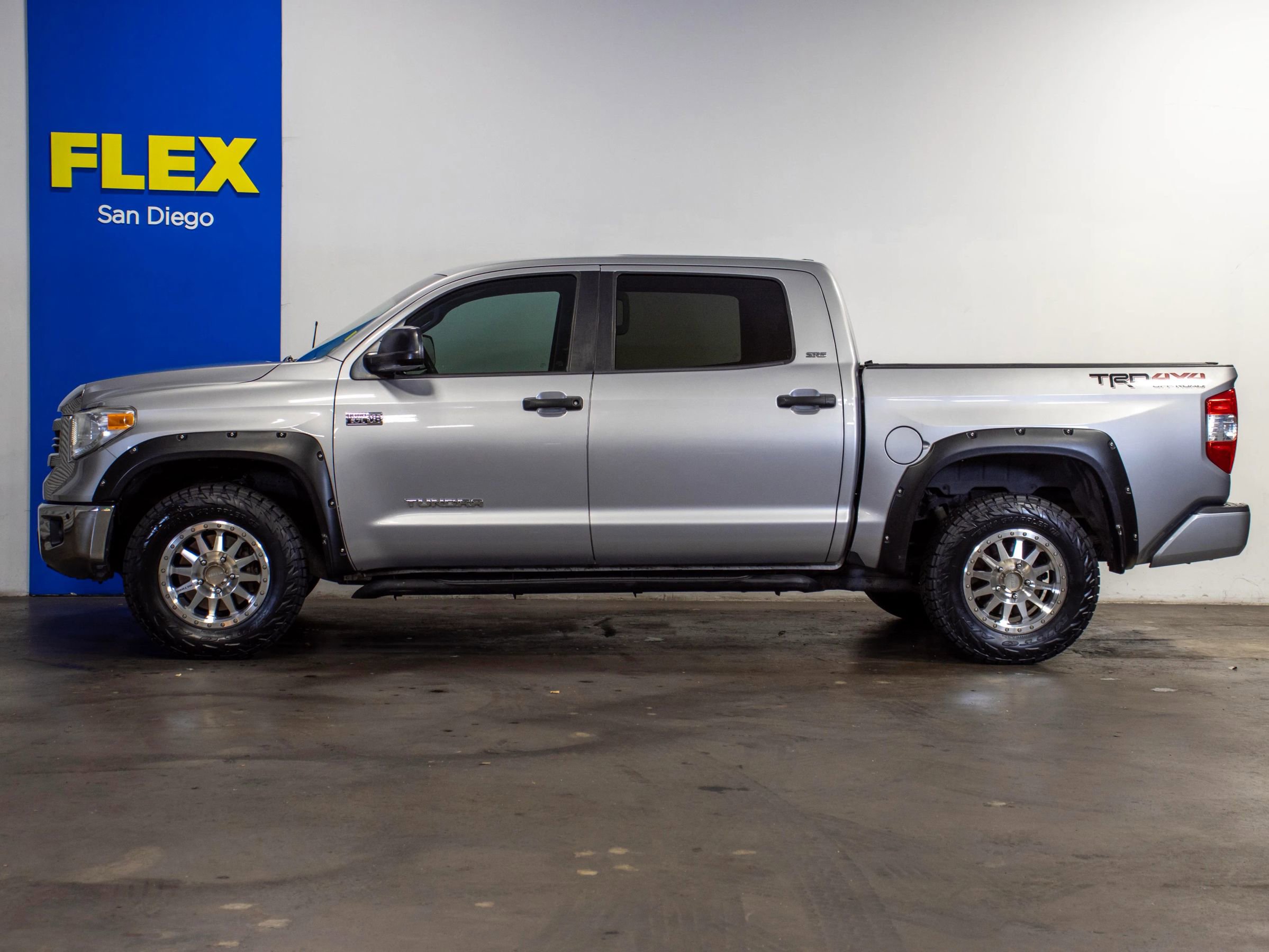 Used 2016 Toyota Tundra SR5 image 2
