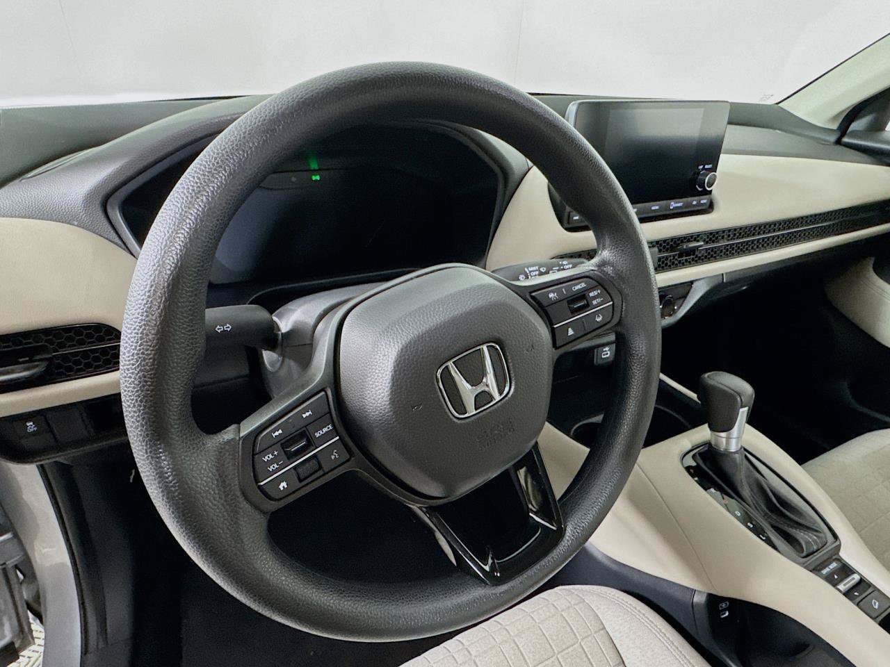 Used 2025 Honda HR-V LX image 13