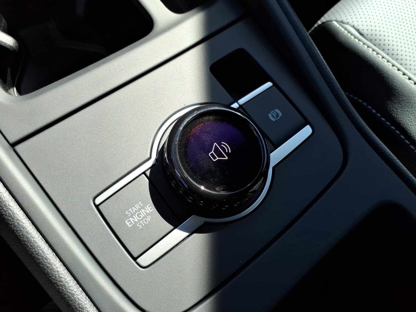 New 2026 Volkswagen Tiguan SE image 17