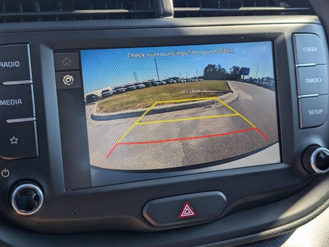 Used 2025 Kia Soul LX w/ LX Technology Package FWD image 18