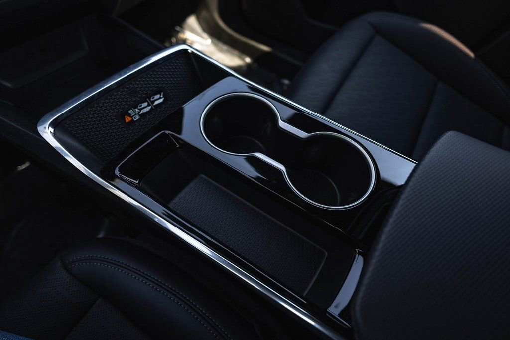 New 2025 Chevrolet Equinox LT w/ Convenience Package II image 10