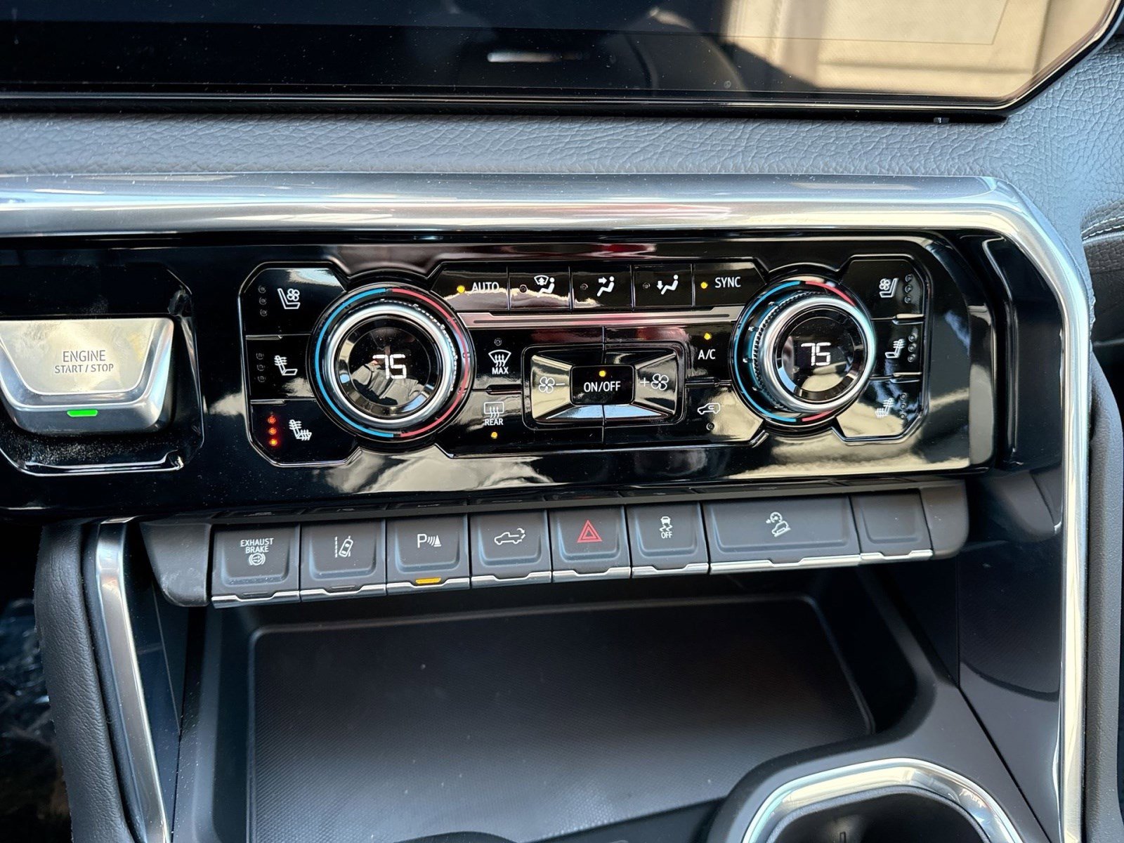 New 2026 GMC Sierra 2500 Denali w/ Denali Reserve Package image 16