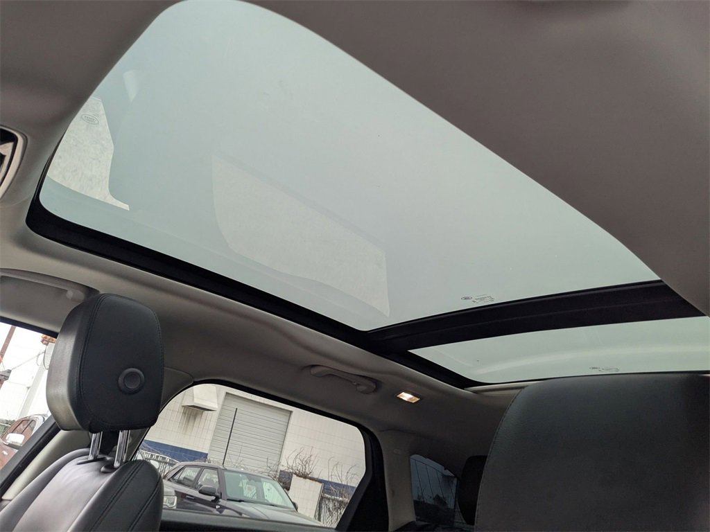 Used 2024 Land Rover Range Rover Velar S image 23