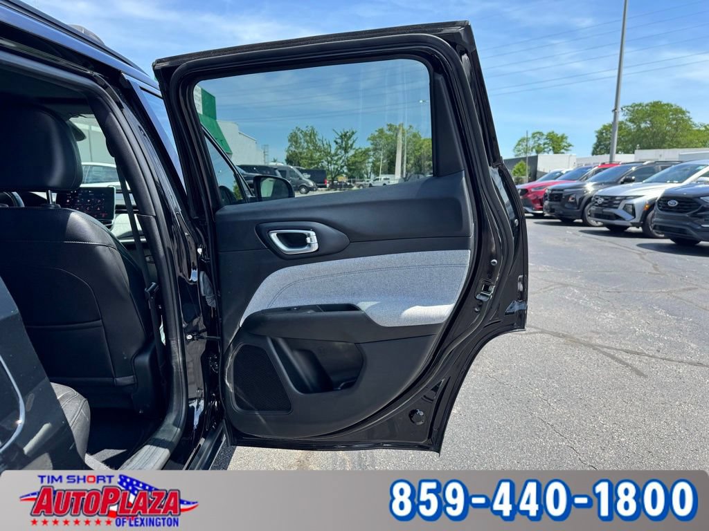 Used 2024 Jeep Compass Latitude AWD/4WD image 55