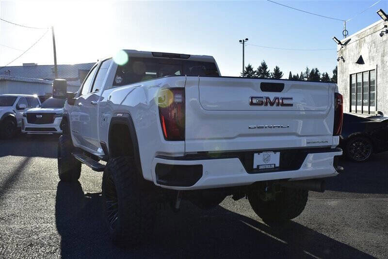 Used 2024 GMC Sierra 3500 Denali image 3