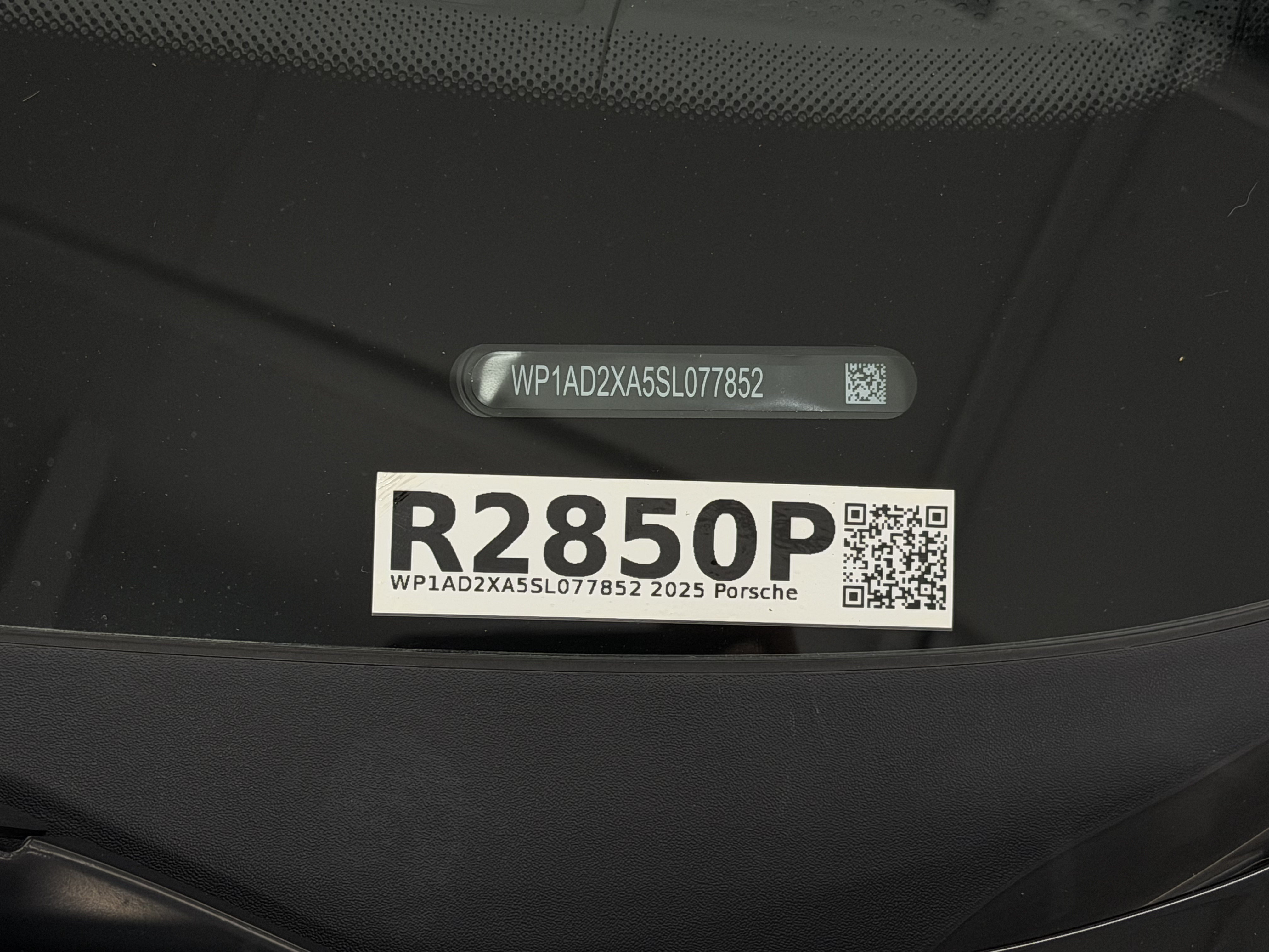 Certified 2025 Porsche Macan Electric RWD image 59