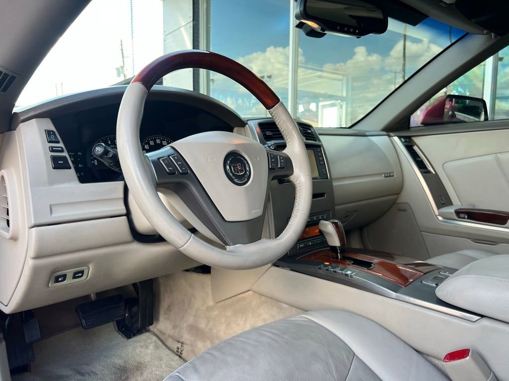 Used 2005 Cadillac XLR Base image 32