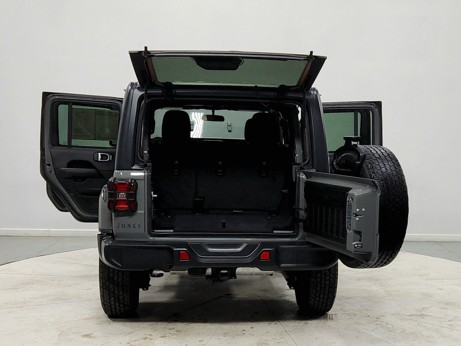 Used 2021 Jeep Wrangler Unlimited Sahara w/ LED Lighting Group image 14