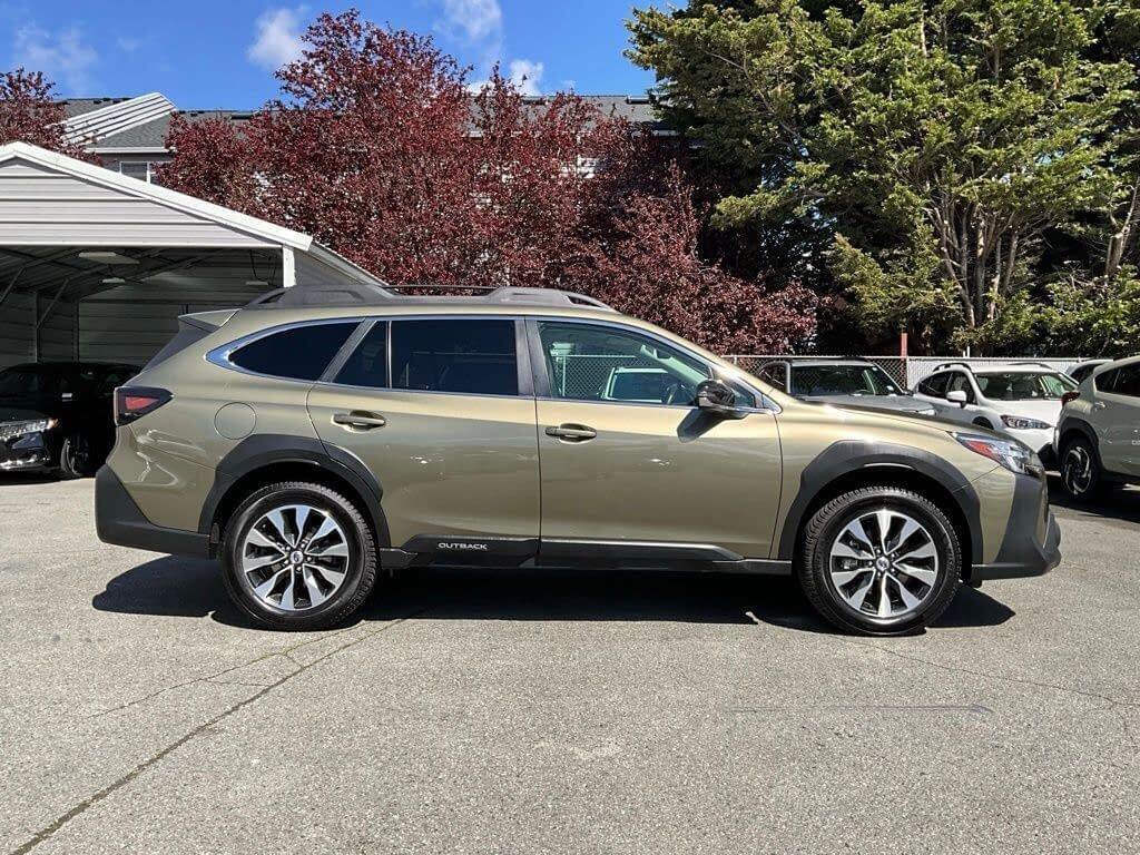 Used 2023 Subaru Outback Limited XT image 9