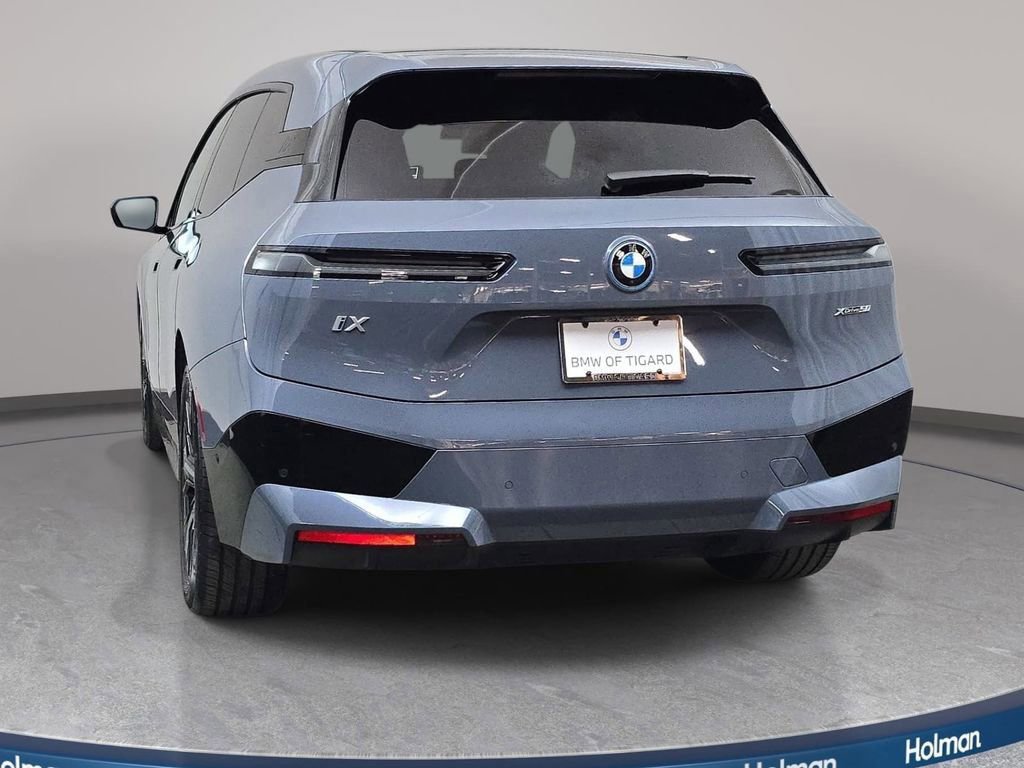 Used 2023 BMW iX xDrive50 w/ Premium Package image 7