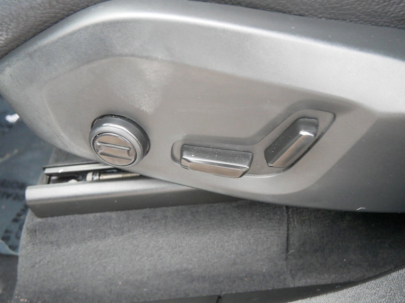 Certified 2024 Volvo XC90 B6 Core w/ Climate Package image 14