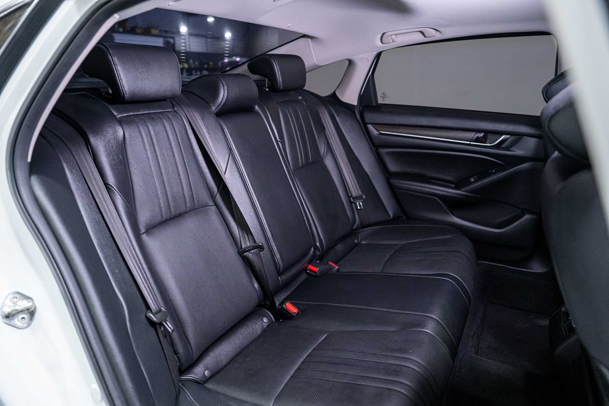 Used 2019 Honda Accord Touring image 18