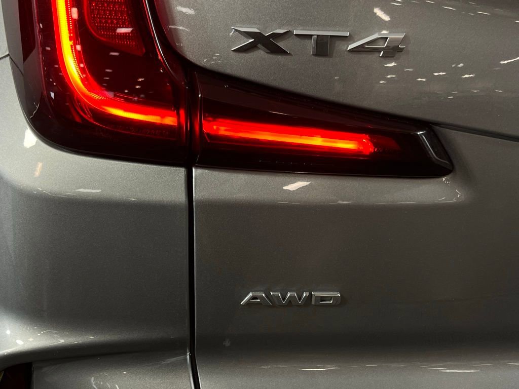 Used 2024 Cadillac XT4 Premium Luxury image 12