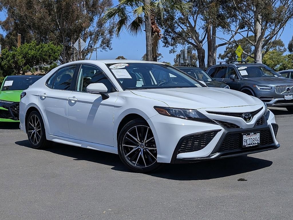 Used 2024 Toyota Camry SE FWD image 4