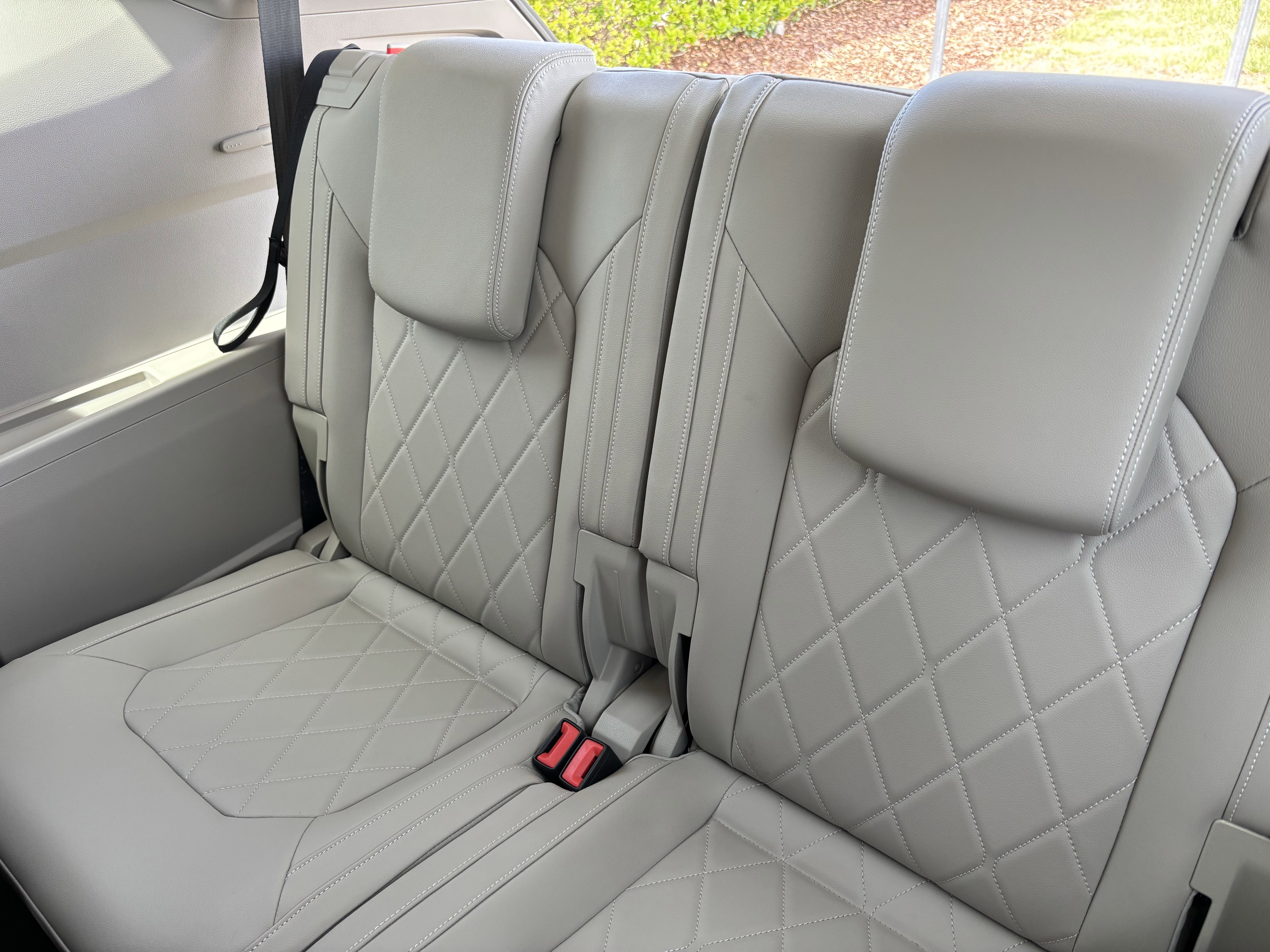 Used 2025 Volkswagen Atlas SEL Premium R-Line image 33