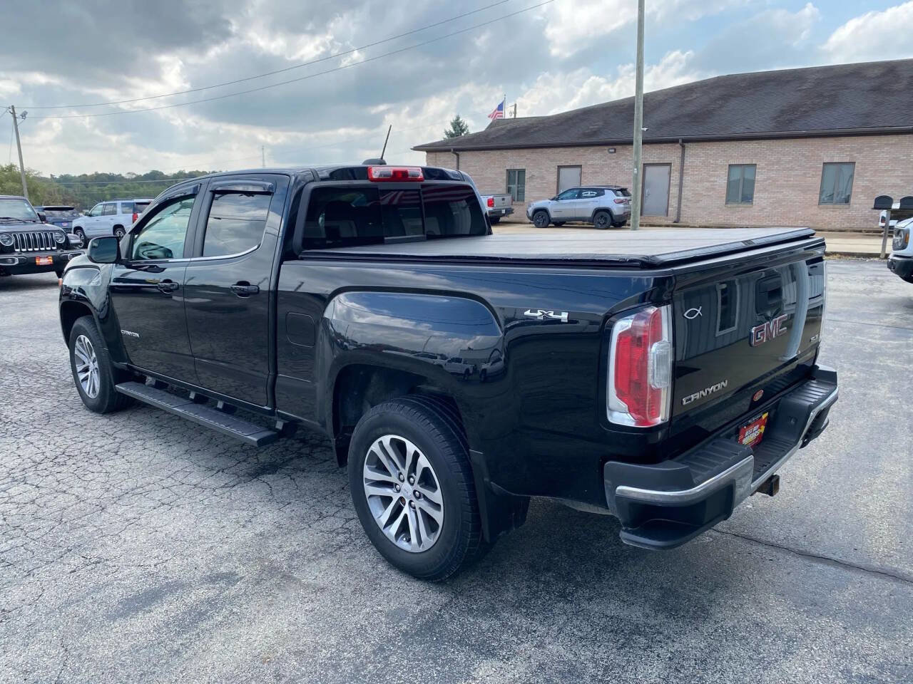 Used 2016 GMC Canyon SLE image 5