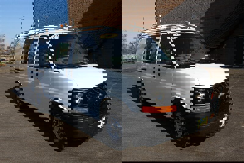 Used 2007 Chevrolet Express 1500 AWD image 1