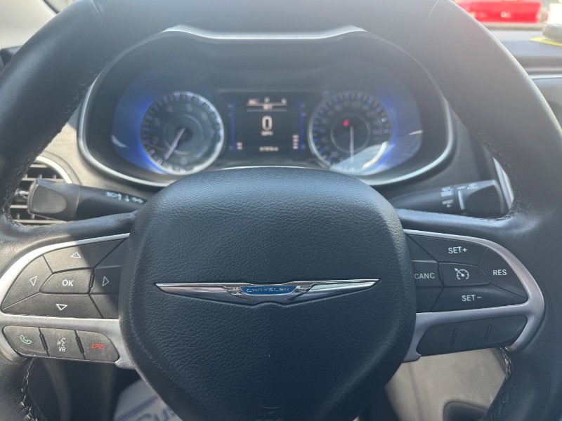 Used 2015 Chrysler 200 Limited w/ Convenience Group image 8