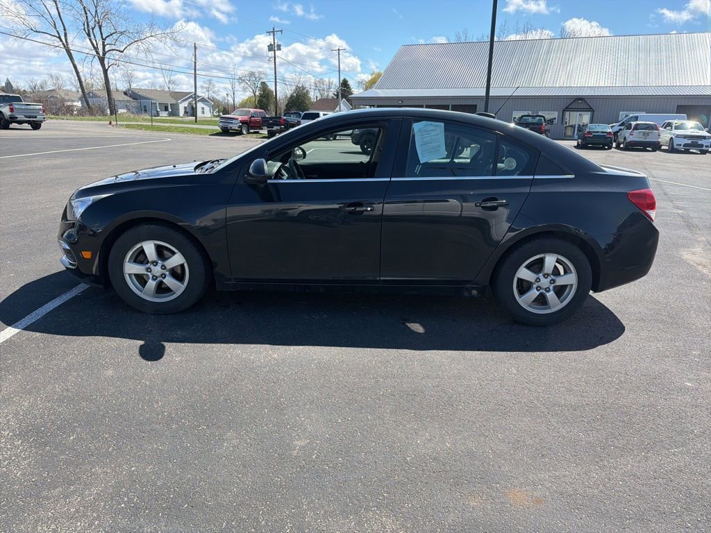 Used 2016 Chevrolet Cruze LT w/ Sun And Sound Package FWD image 4