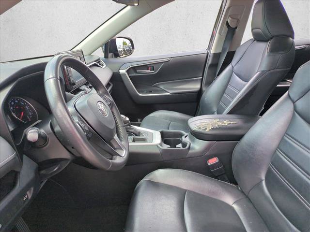 Used 2020 Toyota RAV4 XLE Premium FWD image 16