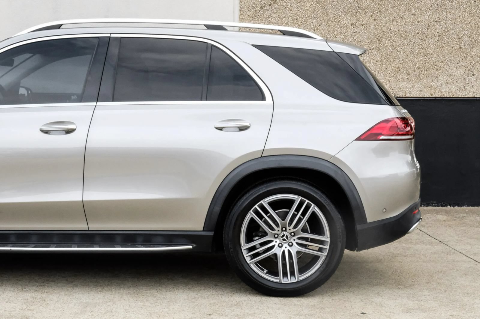Used 2020 Mercedes-Benz GLE 350 image 17