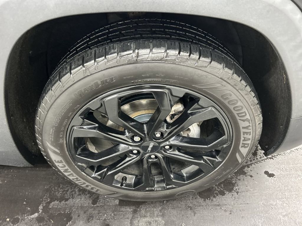 Used 2021 GMC Terrain SLE w/ Driver Convenience Package AWD/4WD image 8