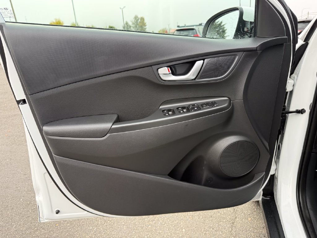 Used 2023 Hyundai Kona SE FWD image 19