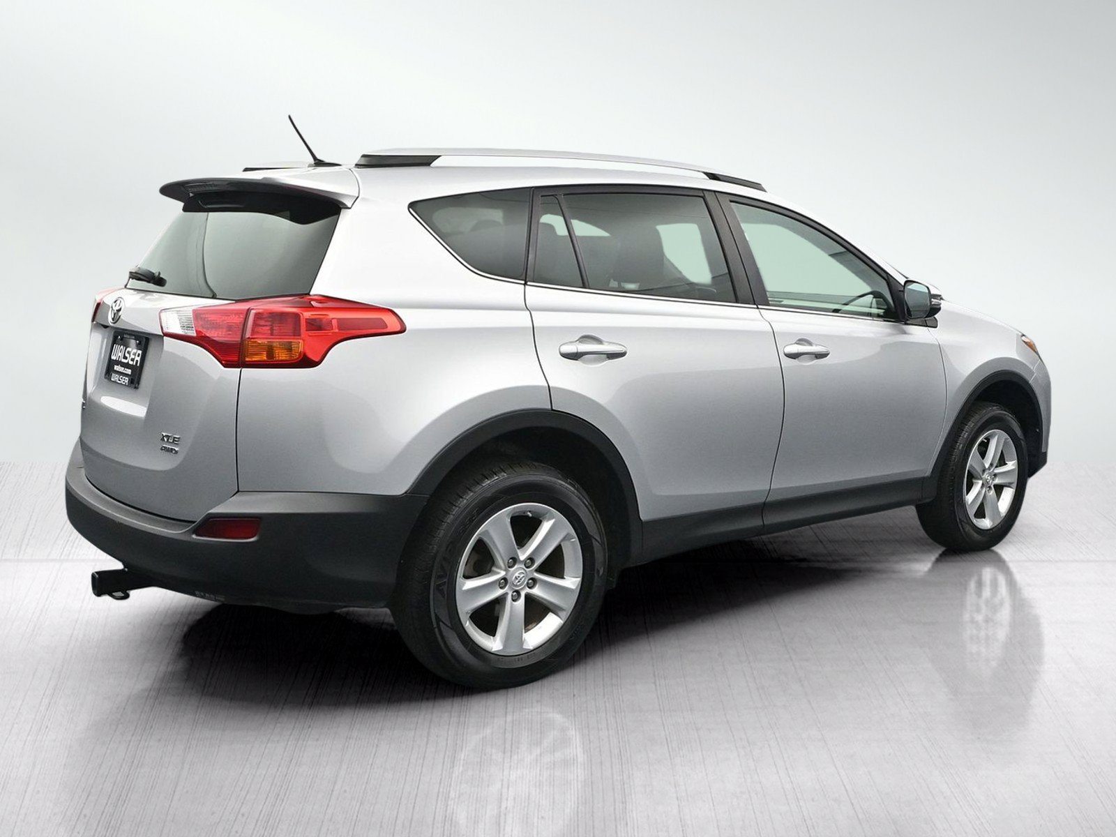 Used 2014 Toyota RAV4 XLE AWD/4WD image 7