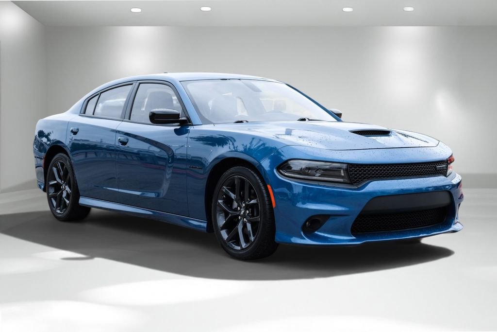 Used 2022 Dodge Charger R/T w/ Plus Group RWD image 5