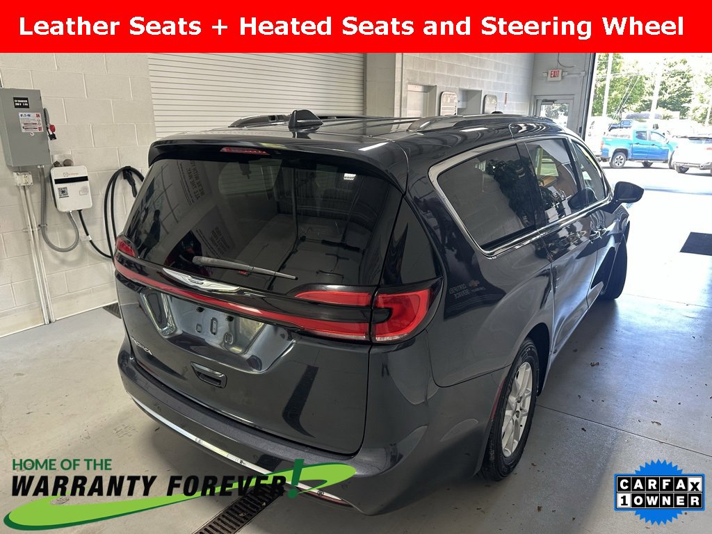 Used 2021 Chrysler Pacifica Touring-L image 8