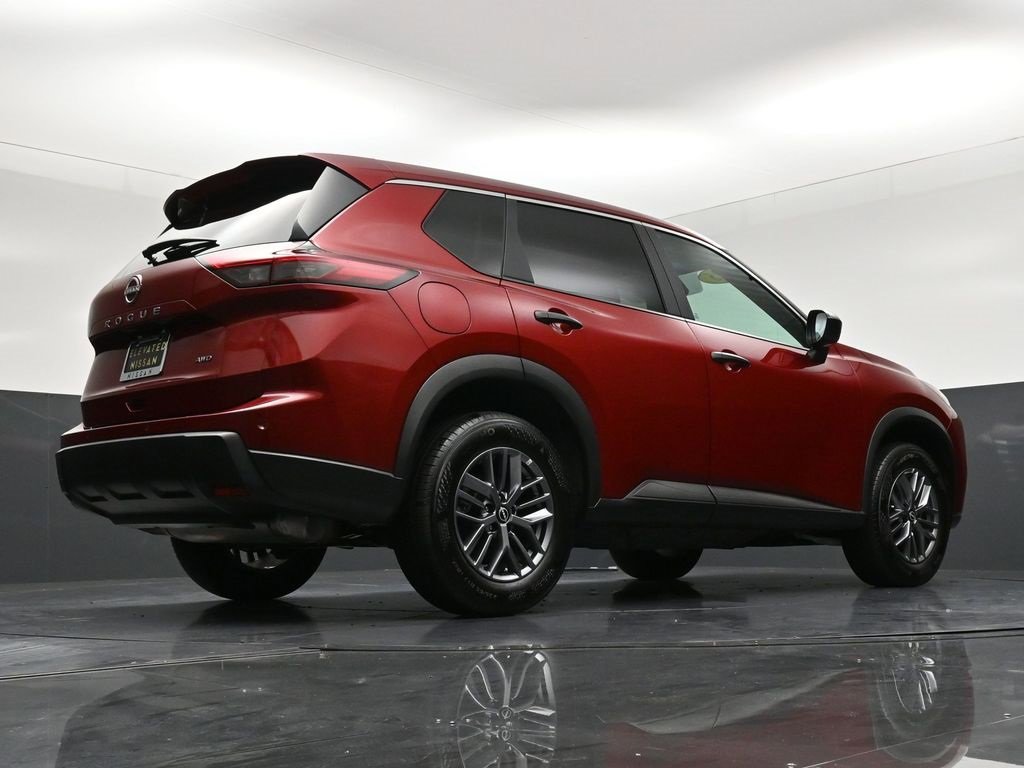 Certified 2025 Nissan Rogue S image 29
