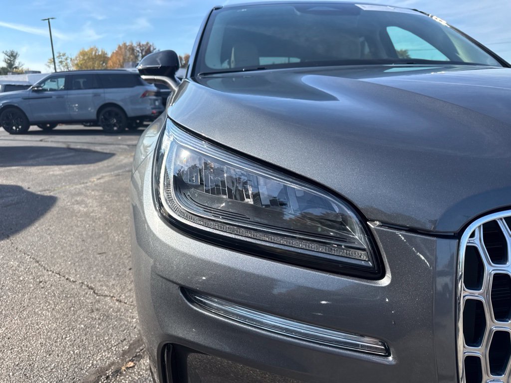 Used 2025 Lincoln Corsair AWD w/ Equipment Group 101A image 9