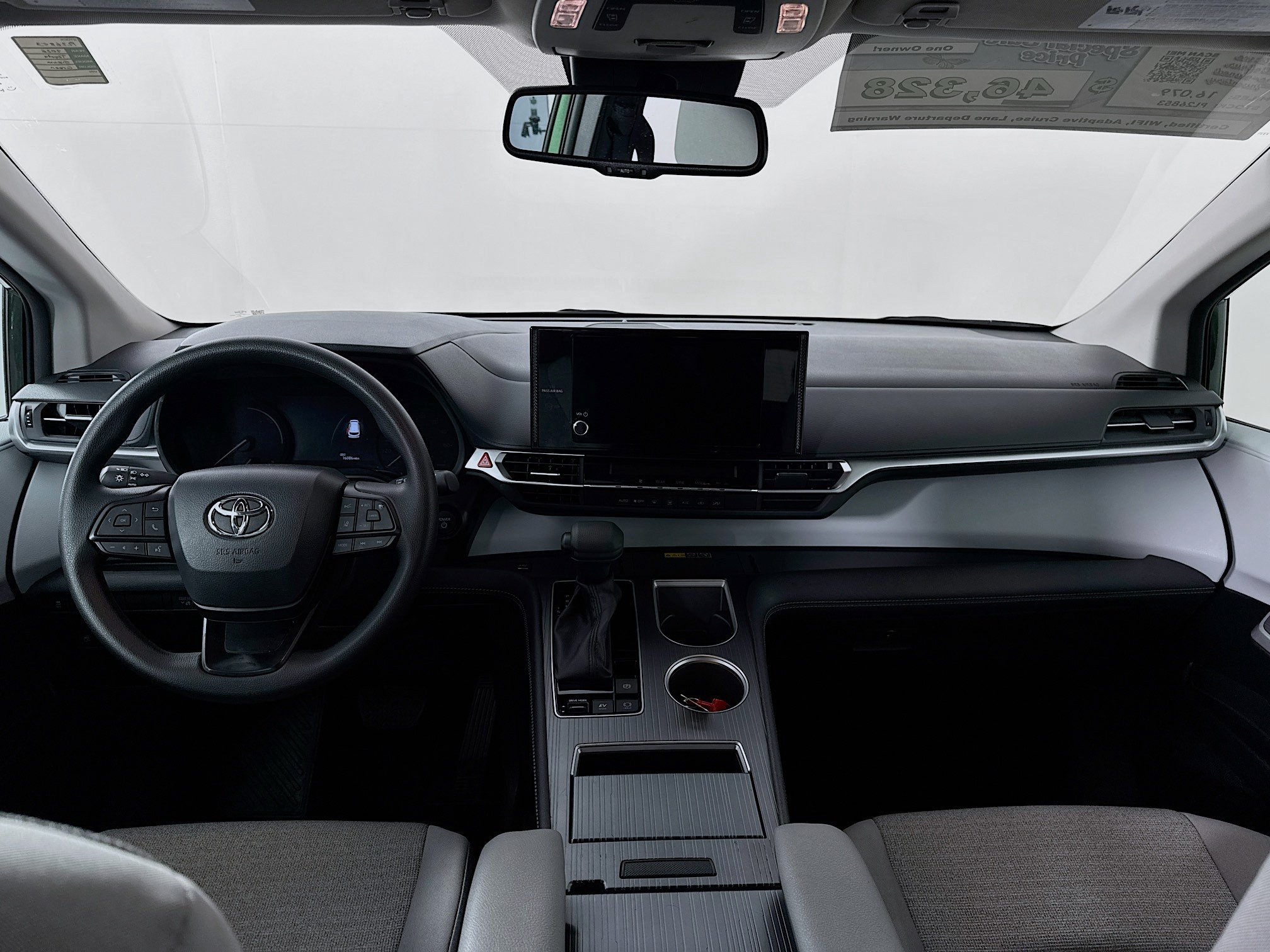 Certified 2026 Toyota Sienna LE FWD image 23