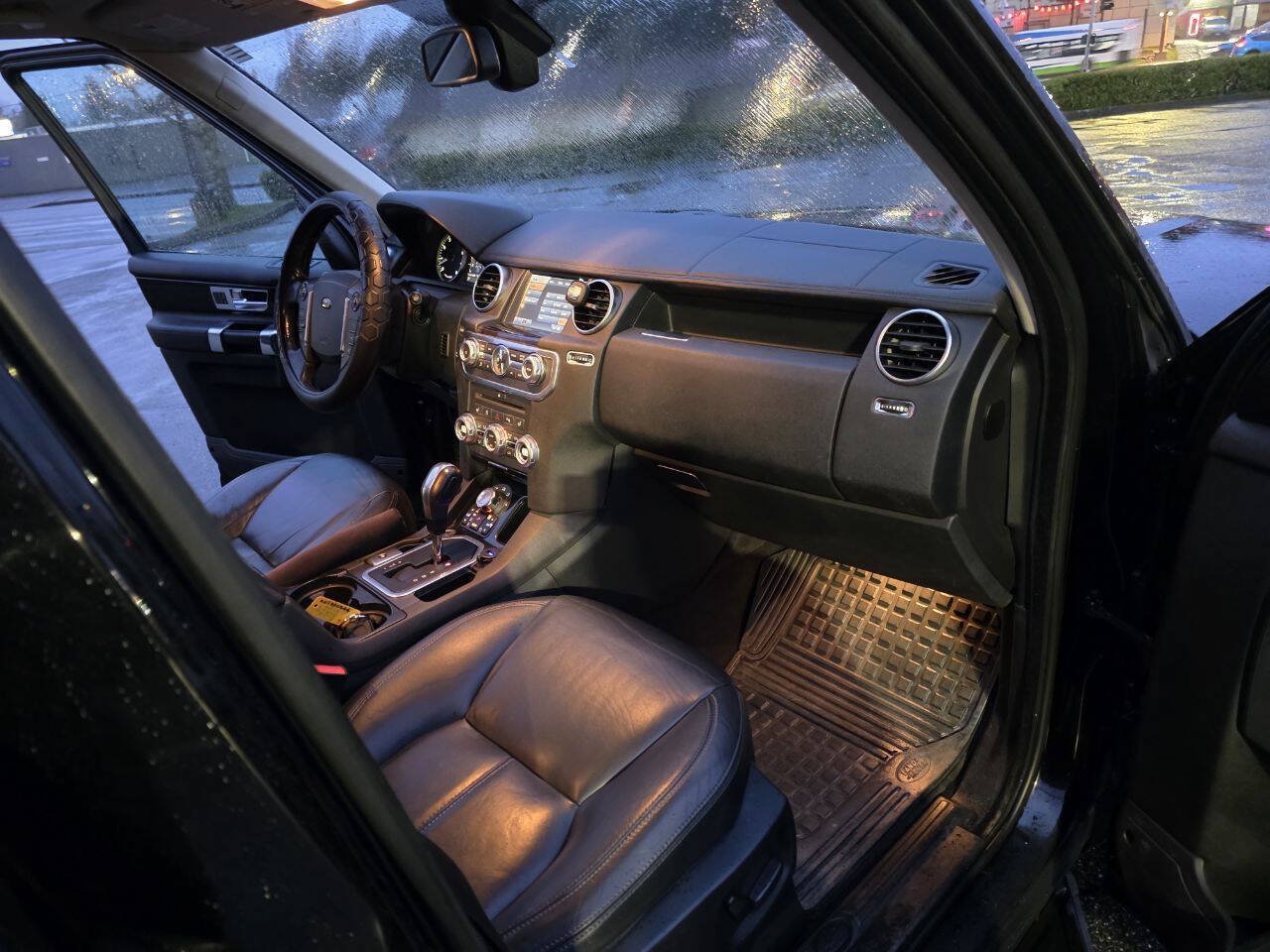 Used 2010 Land Rover LR4 HSE LUX AWD/4WD image 25