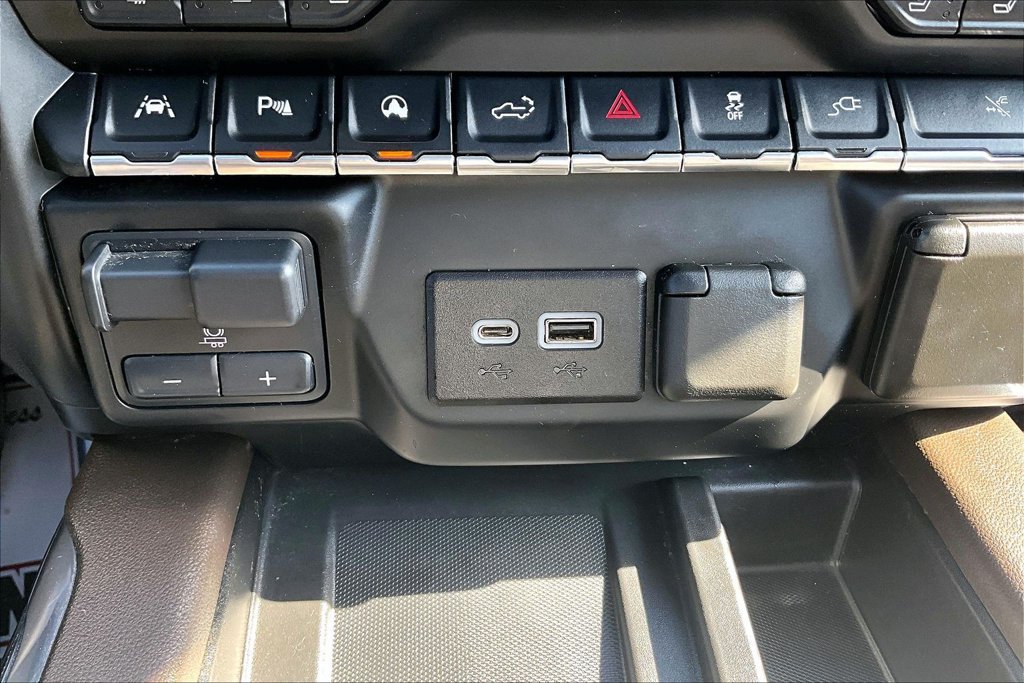 Used 2020 Chevrolet Silverado 1500 LTZ w/ LTZ Plus Package AWD/4WD image 19
