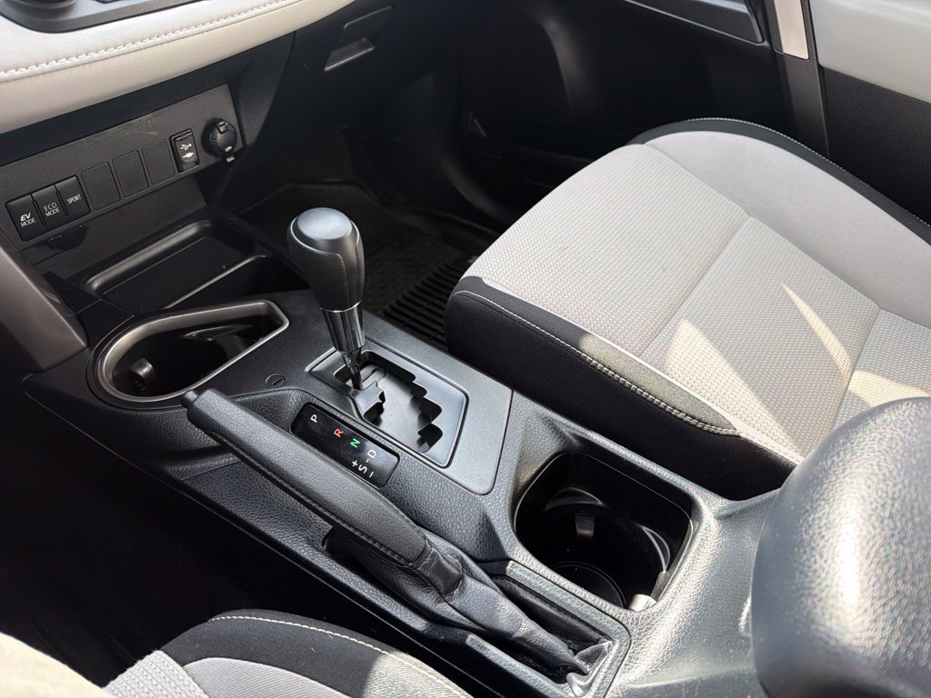 Certified 2018 Toyota RAV4 LE AWD/4WD image 28