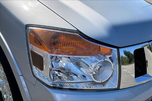 Used 2015 Nissan Armada Platinum w/ 2nd Row Captain Seat Package RWD image 27